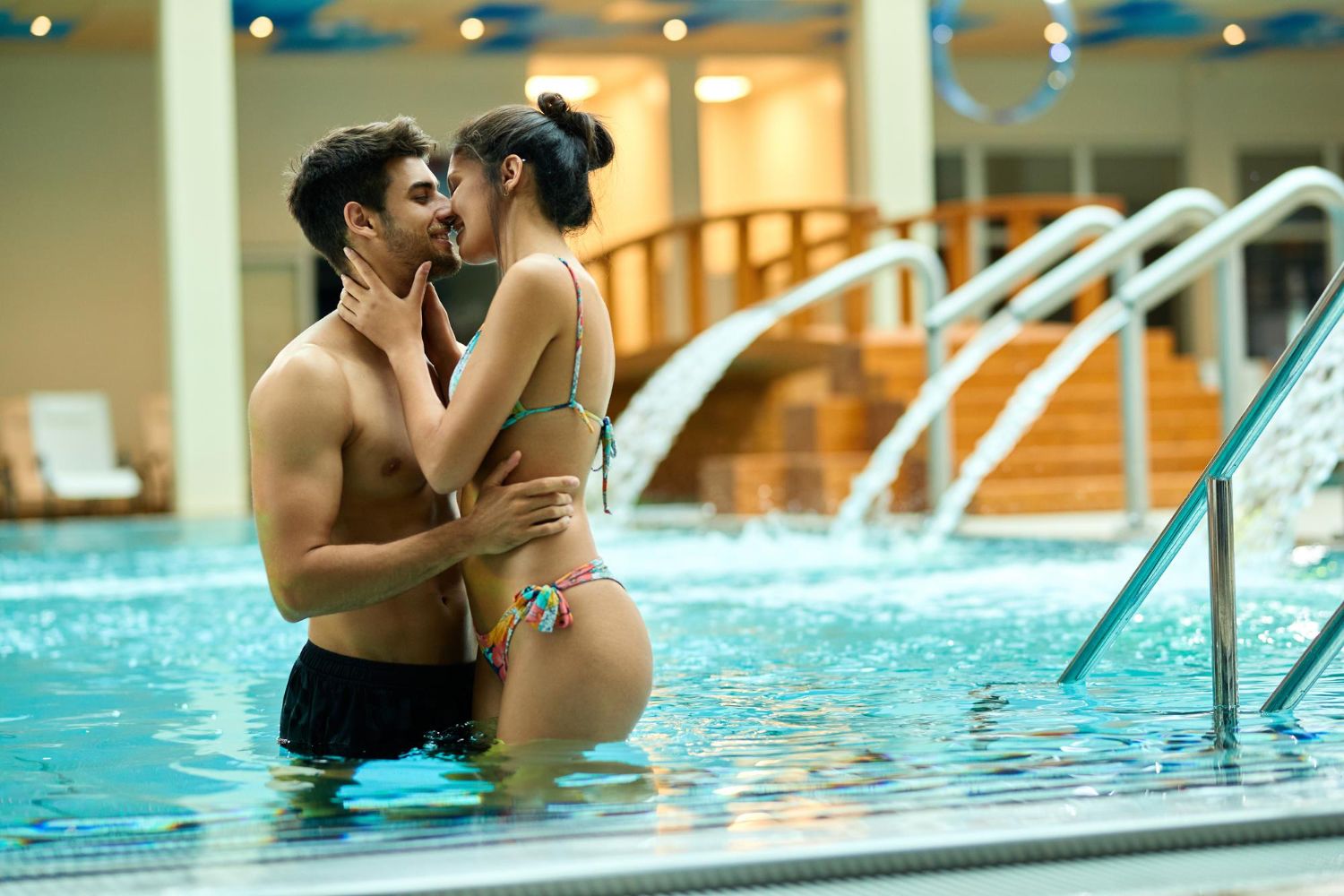 Секс в бассейне – хороший способ получить удовольствие