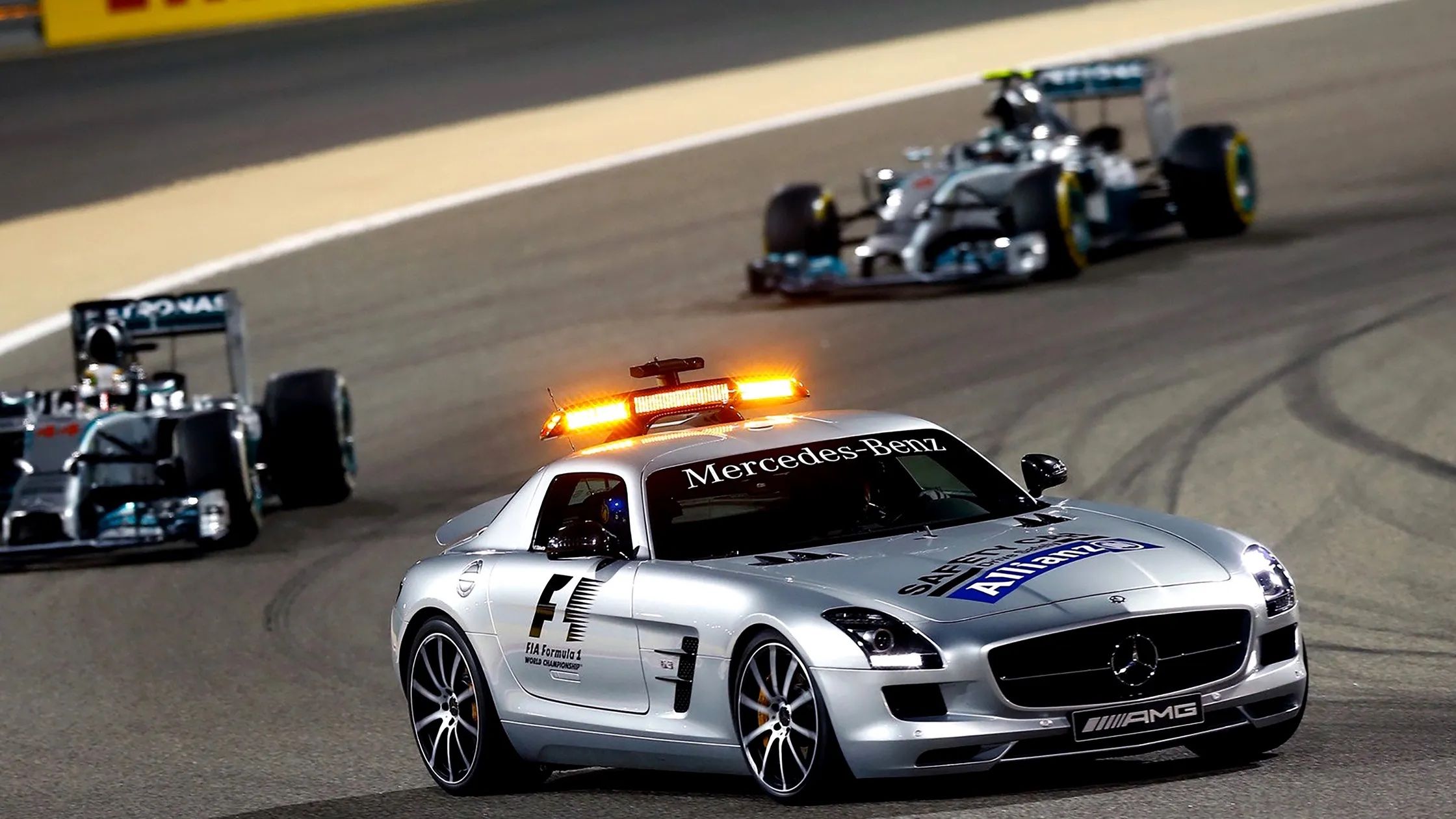 На Формуле-1 важен автомобиль безопасности На Формуле-1 важен автомобиль безопасности