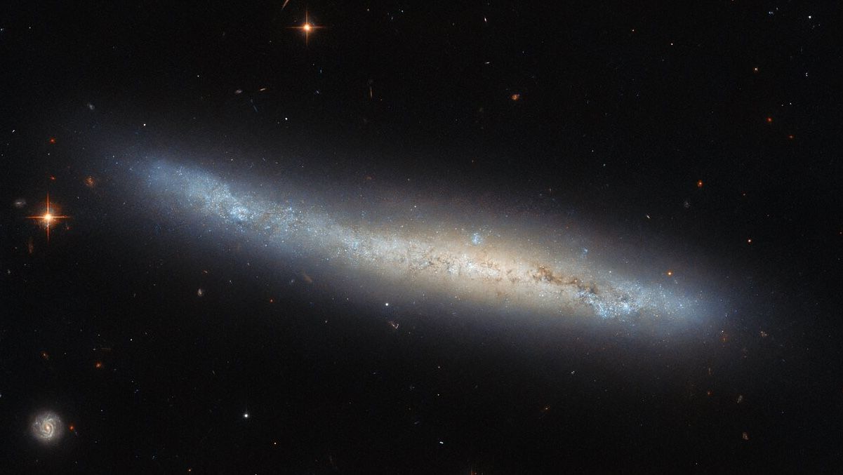 Космічний телескоп Габбл показав спіральну галактику з незвичайного ракурсу - Men