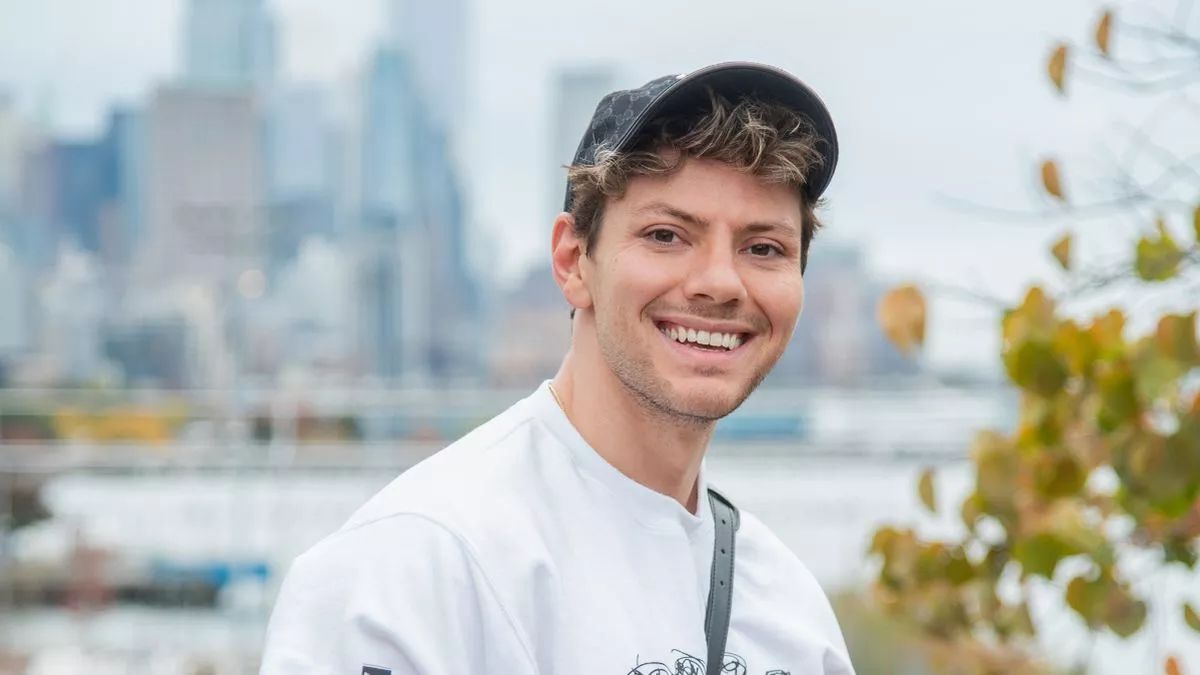 Молодий мільйонер поділився нетрадиційними поглядами на багатство - Men Молодий мільйонер поділився нетрадиційними поглядами на багатство - Men