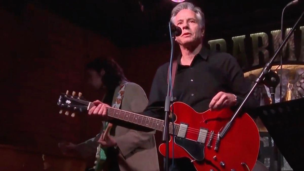 Госсекретарь Блинкен играл на гитаре и пел в киевском баре - видео выступления - Men Госсекретарь Блинкен играл на гитаре и пел в киевском баре - видео выступления - Men