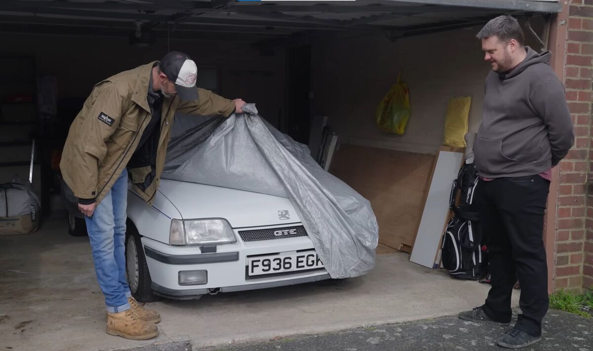 Классический автомобиль Vauxhall Astra GTE нашли в гараже спустя 20 лет - Men