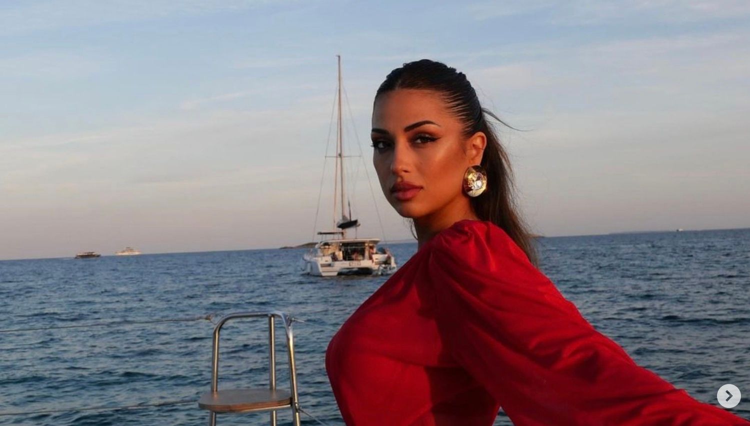 Аллесия Спагнуло показала соблазнительные формы Аллесия Спагнуло показала соблазнительные формы